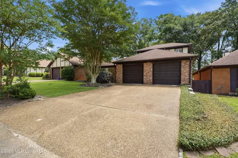 Exterior - 443 Bradford Dr, Brandon, MS 39047 photo 2 of 7