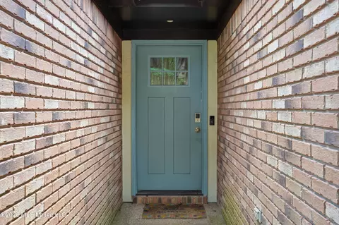 Entry Way - 443 Bradford Dr, Brandon, MS 39047 photo 1 of 3