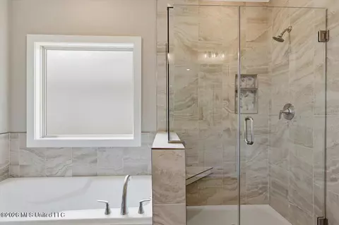 Bath - 345 Brookfield Cir, Brandon, MS 39042 photo 2 of 3