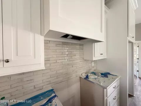 Kitchen - 345 Brookfield Cir, Brandon, MS 39042 photo 2 of 2