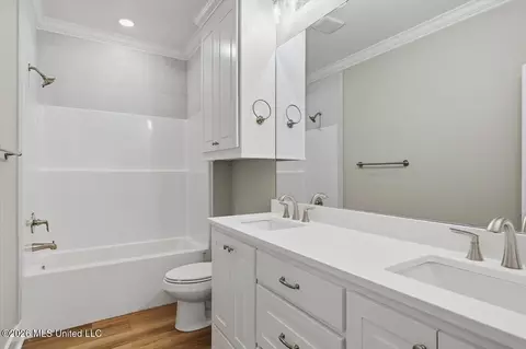 Bath - 345 Brookfield Cir, Brandon, MS 39042 photo 3 of 3