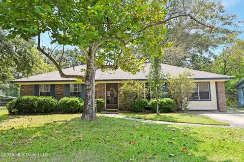 5006 Little John St, Pascagoula, MS 39581