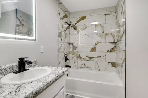 Bath - 3706 Devonshire Dr, Moss Point, MS 39563 photo 2 of 3