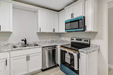 Kitchen - 3706 Devonshire Dr, Moss Point, MS 39563 photo 2 of 2