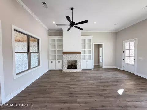 Living - 139 Palace Xing, Flowood, MS 39232 photo 2 of 3