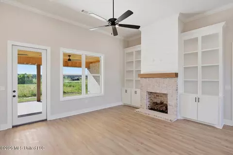 Living - 139 Palace Xing, Flowood, MS 39232 photo 2 of 6