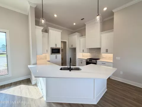 Kitchen - 139 Palace Xing, Flowood, MS 39232 photo 1 of 4