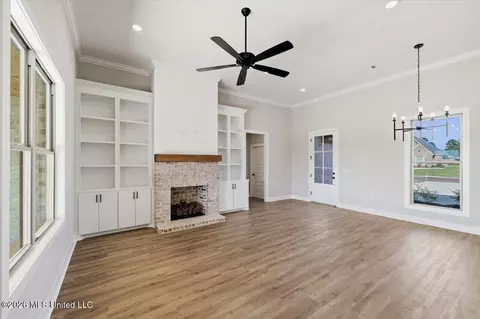 Living - 139 Palace Xing, Flowood, MS 39232 photo 3 of 6