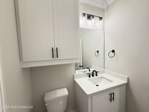 Bath - 139 Palace Xing, Flowood, MS 39232 photo 1 of 7