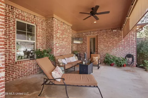 Exterior - 403 Laural Ct, Madison, MS 39110 photo 5 of 11