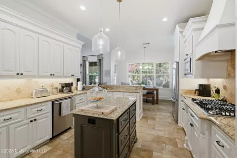 Kitchen - 403 Laural Ct, Madison, MS 39110 photo 2 of 6