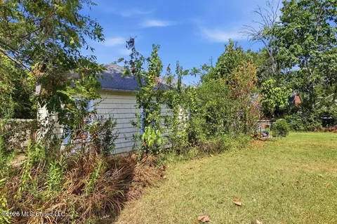 Exterior - 621 Eagle Ave, Jackson, MS 39206 photo 11 of 12