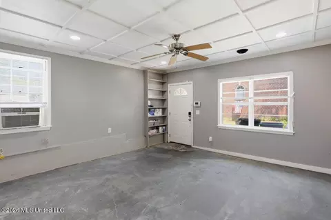 Living - 621 Eagle Ave, Jackson, MS 39206 photo 6 of 6