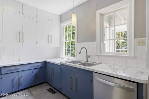 Kitchen - 621 Eagle Ave, Jackson, MS 39206 photo 1 of 4