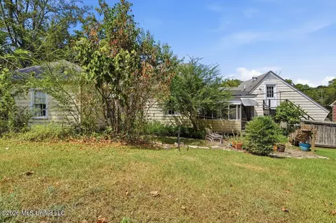 Exterior - 621 Eagle Ave, Jackson, MS 39206 photo 6 of 12