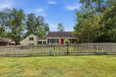 Exterior - 621 Eagle Ave, Jackson, MS 39206 photo 3 of 12