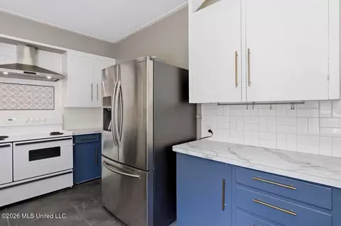 Kitchen - 621 Eagle Ave, Jackson, MS 39206 photo 2 of 4