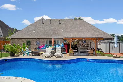 Exterior - 2390 Hamilton Cv, Hernando, MS 38632 photo 8 of 11