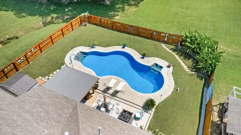 Exterior - 2390 Hamilton Cv, Hernando, MS 38632 photo 10 of 11