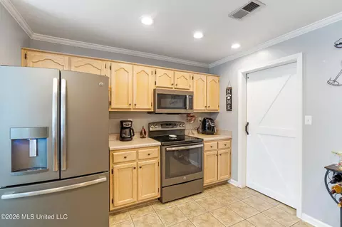 Kitchen - 2390 Hamilton Cv, Hernando, MS 38632 photo 2 of 3