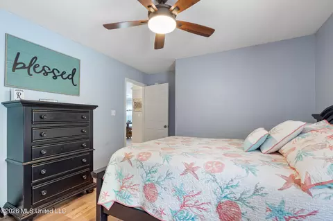 Bedroom - 2390 Hamilton Cv, Hernando, MS 38632 photo 5 of 6