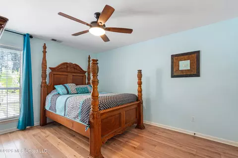 Bedroom - 2390 Hamilton Cv, Hernando, MS 38632 photo 3 of 6