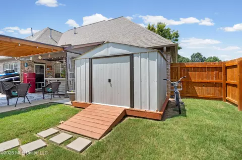 Exterior - 2390 Hamilton Cv, Hernando, MS 38632 photo 9 of 11