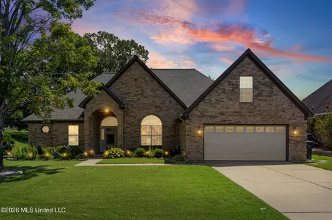 Exterior - 2390 Hamilton Cv, Hernando, MS 38632 photo 3 of 11