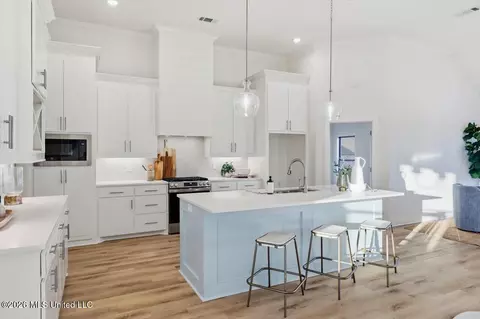 Kitchen - 141 Palace Xing, Flowood, MS 39232 photo 1 of 3