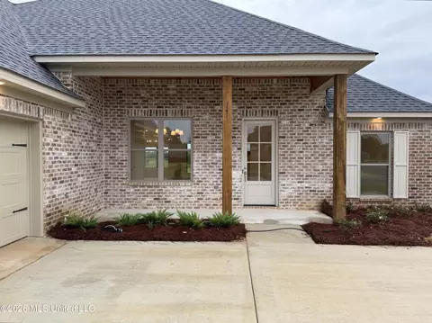 Exterior - 141 Palace Xing, Flowood, MS 39232 photo 2 of 4