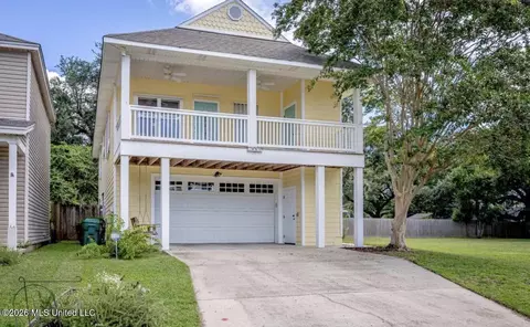 1457 Georgia Pl, Gulfport, MS 39507