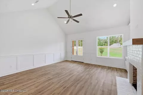 Living - 928 Mullican Rd, Florence, MS 39073 photo 2 of 3
