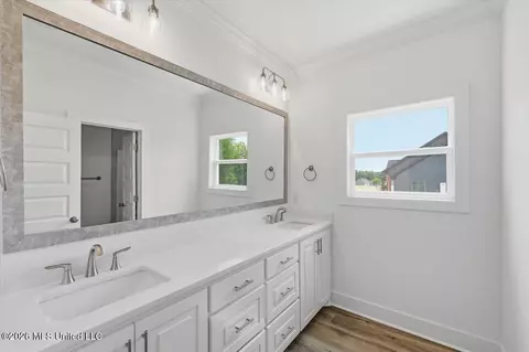 Bath - 928 Mullican Rd, Florence, MS 39073 photo 4 of 5