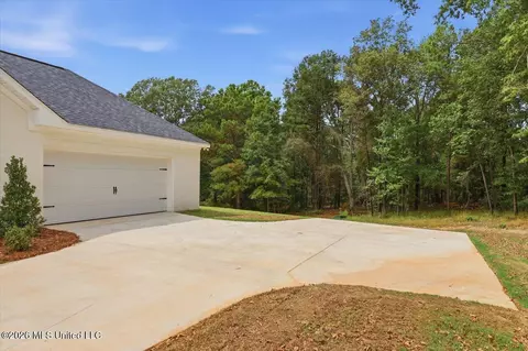 Exterior - 928 Mullican Rd, Florence, MS 39073 photo 6 of 13