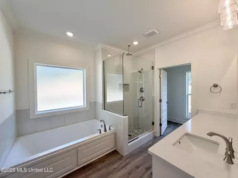 Bath - 928 Mullican Rd, Florence, MS 39073 photo 2 of 5
