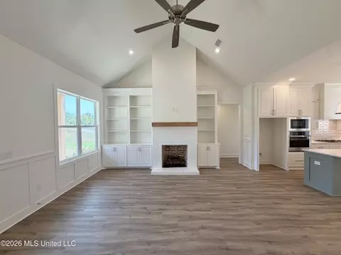 Living - 928 Mullican Rd, Florence, MS 39073 photo 2 of 5