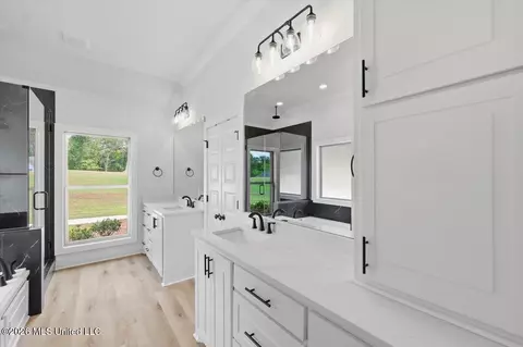 Bath - 934 Mullican Rd, Florence, MS 39073 photo 3 of 7