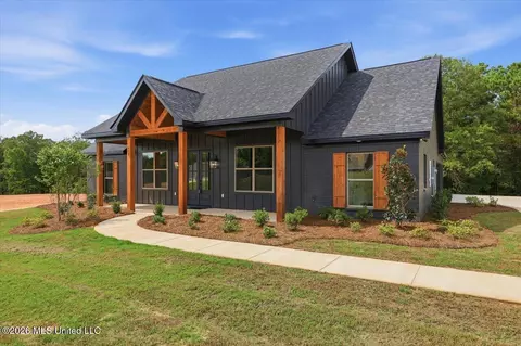Exterior - 934 Mullican Rd, Florence, MS 39073 photo 2 of 13