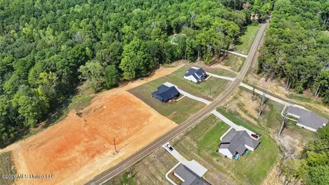 View/Area - 934 Mullican Rd, Florence, MS 39073 photo 6 of 18