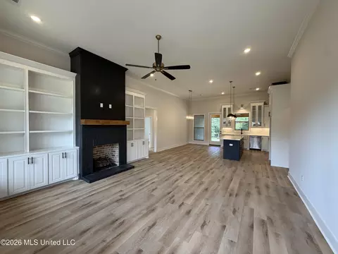 Living - 934 Mullican Rd, Florence, MS 39073 photo 1 of 4