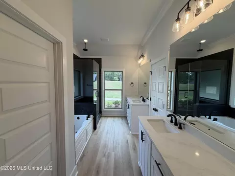 Bath - 934 Mullican Rd, Florence, MS 39073 photo 3 of 9