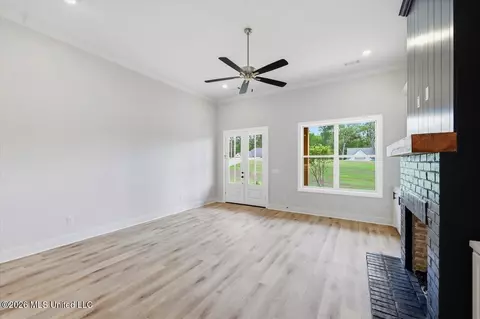 Living - 934 Mullican Rd, Florence, MS 39073 photo 3 of 4
