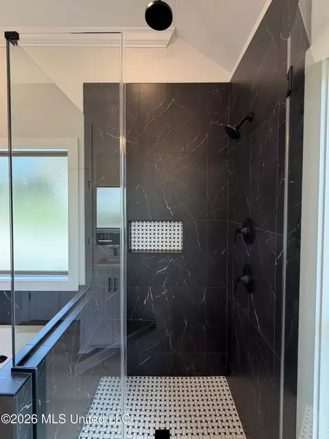 Bath - 934 Mullican Rd, Florence, MS 39073 photo 5 of 9