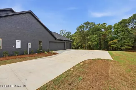 Exterior - 934 Mullican Rd, Florence, MS 39073 photo 7 of 13