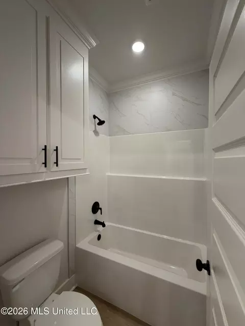Bath - 934 Mullican Rd, Florence, MS 39073 photo 8 of 9