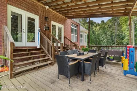 Exterior - 3903 Misty Oaks Ln, Nesbit, MS 38651 photo 6 of 8