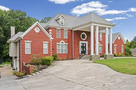 Exterior - 3903 Misty Oaks Ln, Nesbit, MS 38651 photo 3 of 8