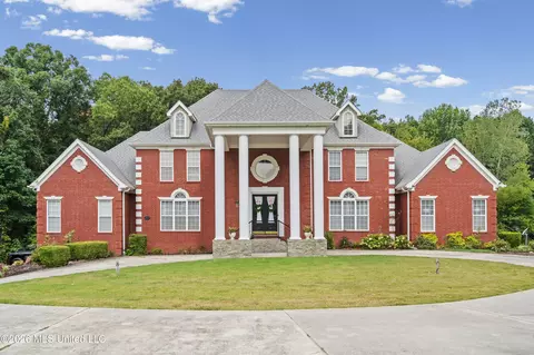 Exterior - 3903 Misty Oaks Ln, Nesbit, MS 38651 photo 2 of 8
