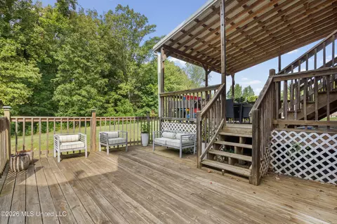 Exterior - 3903 Misty Oaks Ln, Nesbit, MS 38651 photo 4 of 8