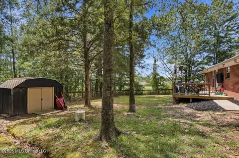 Exterior - 185 Vine Dr, Brandon, MS 39047 photo 3 of 7